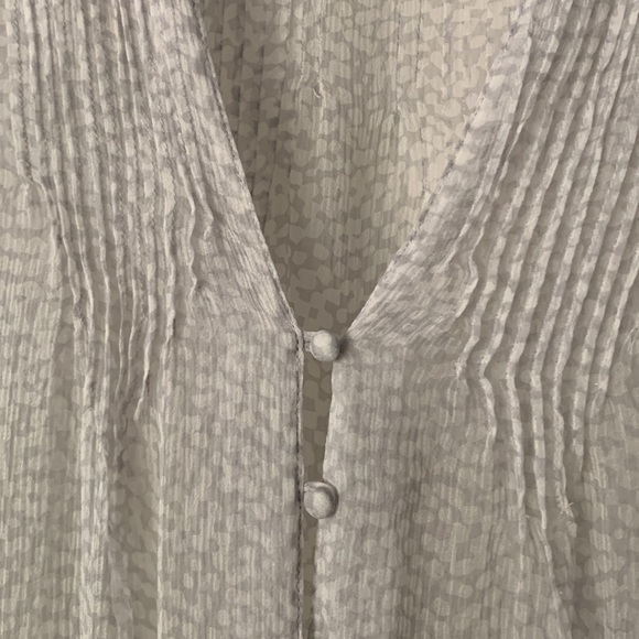 Contemporary white and gray Joie silk blouse - Picture 3 of 7